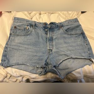 Women’s Levi’s shorts